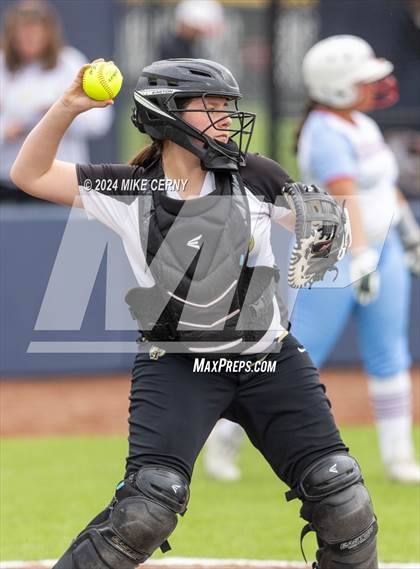 Thumbnail 3 in Turner @ Shawnee Heights (KSHSAA 5A East Region 3 Semifinal) photogallery.