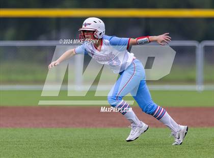 Thumbnail 3 in Turner @ Shawnee Heights (KSHSAA 5A East Region 3 Semifinal) photogallery.