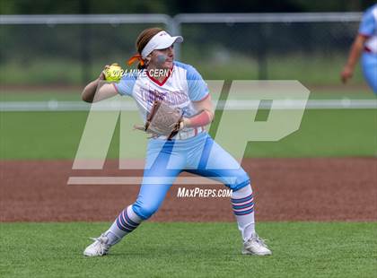 Thumbnail 2 in Turner @ Shawnee Heights (KSHSAA 5A East Region 3 Semifinal) photogallery.