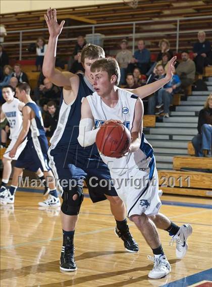 Thumbnail 1 in Legend vs. Columbine photogallery.