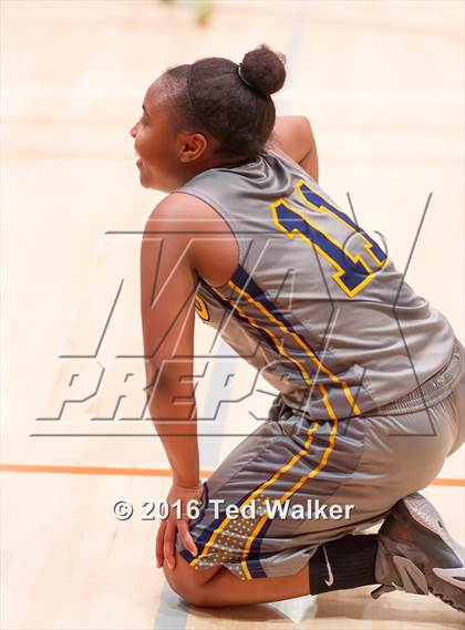 Thumbnail 1 in Sacred Heart Cathedral Preparatory vs. Menlo School (CIF CCS Open Division Playoff) photogallery.