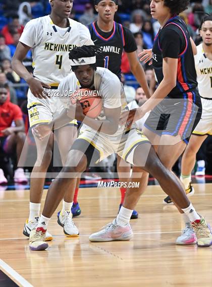 Thumbnail 2 in McKinney vs Duncanville (UIL 6A State Final) photogallery.