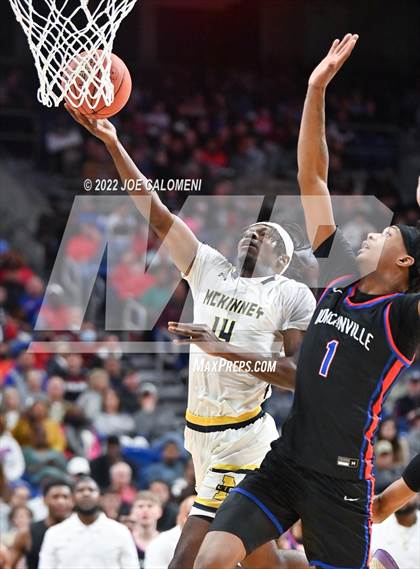 Thumbnail 3 in McKinney vs Duncanville (UIL 6A State Final) photogallery.
