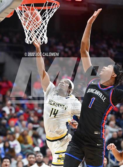 Thumbnail 1 in McKinney vs Duncanville (UIL 6A State Final) photogallery.