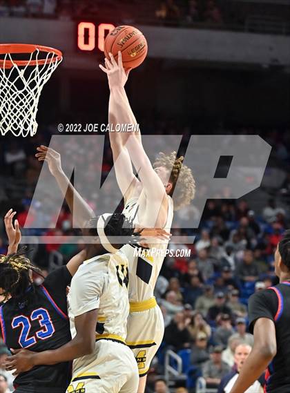 Thumbnail 2 in McKinney vs Duncanville (UIL 6A State Final) photogallery.