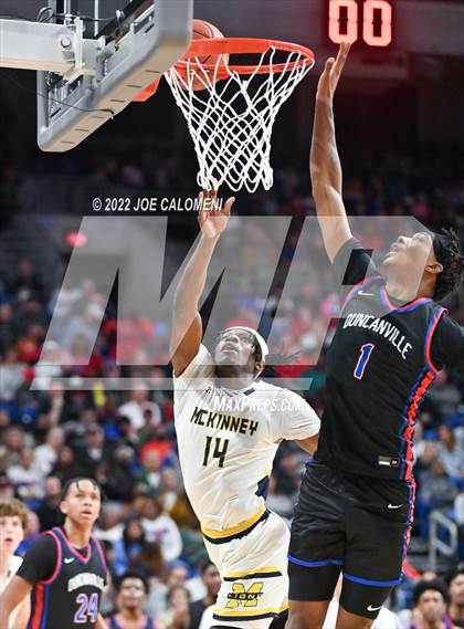Thumbnail 2 in McKinney vs Duncanville (UIL 6A State Final) photogallery.