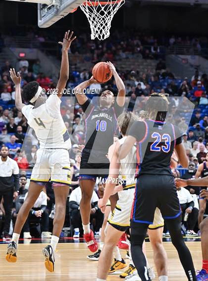 Thumbnail 3 in McKinney vs Duncanville (UIL 6A State Final) photogallery.