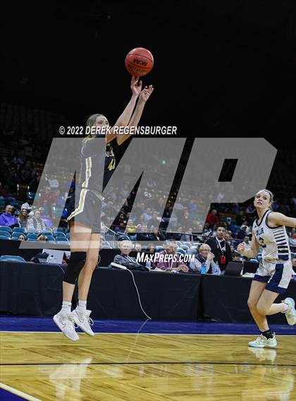Thumbnail 2 in Valor Christian vs Arapahoe (CHSAA 5A Final 4) photogallery.