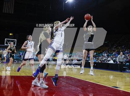 Thumbnail 3 in Valor Christian vs Arapahoe (CHSAA 5A Final 4) photogallery.