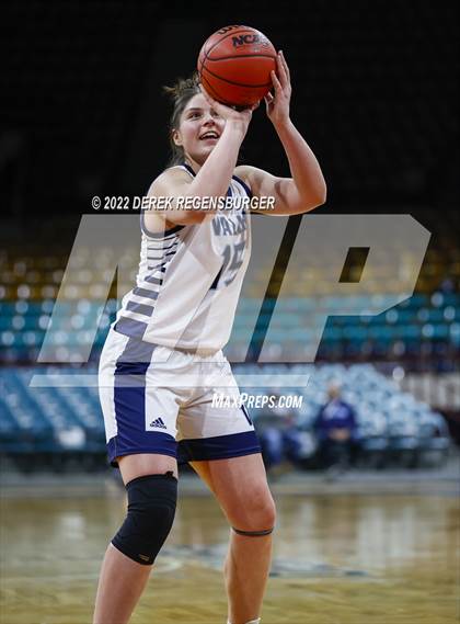Thumbnail 2 in Valor Christian vs Arapahoe (CHSAA 5A Final 4) photogallery.
