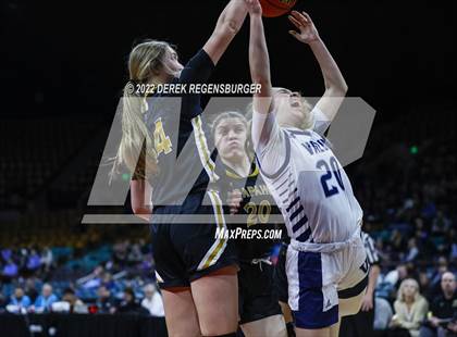 Thumbnail 2 in Valor Christian vs Arapahoe (CHSAA 5A Final 4) photogallery.