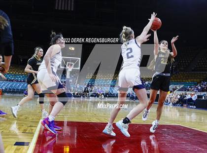 Thumbnail 2 in Valor Christian vs Arapahoe (CHSAA 5A Final 4) photogallery.