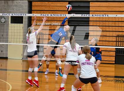 Thumbnail 1 in Columbus vs. Bob Jones photogallery.