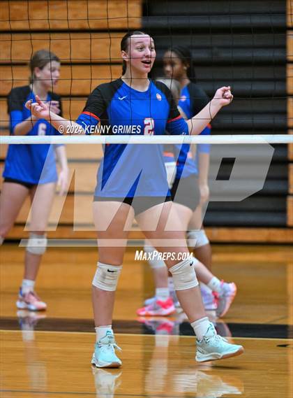 Thumbnail 3 in Columbus vs. Bob Jones photogallery.