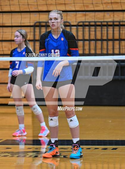Thumbnail 1 in Columbus vs. Bob Jones photogallery.