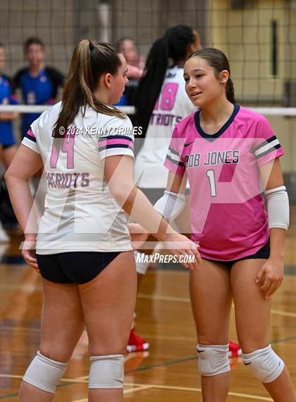 Thumbnail 1 in Columbus vs. Bob Jones photogallery.