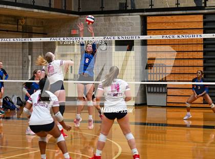 Thumbnail 1 in Columbus vs. Bob Jones photogallery.