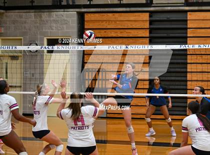 Thumbnail 3 in Columbus vs. Bob Jones photogallery.