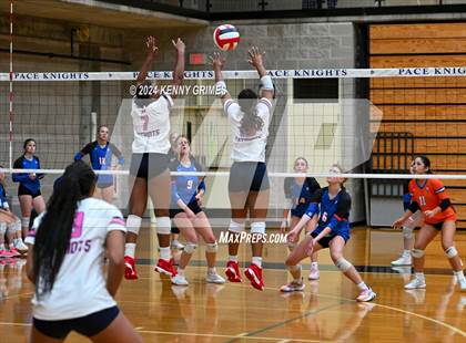 Thumbnail 3 in Columbus vs. Bob Jones photogallery.