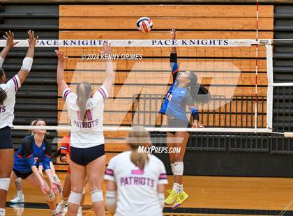 Thumbnail 3 in Columbus vs. Bob Jones photogallery.