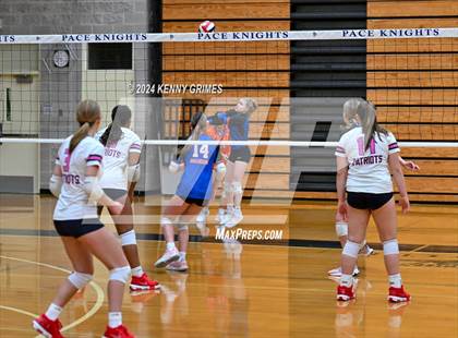 Thumbnail 3 in Columbus vs. Bob Jones photogallery.