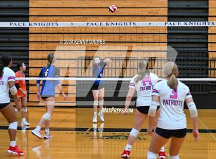 Thumbnail 1 in Columbus vs. Bob Jones photogallery.