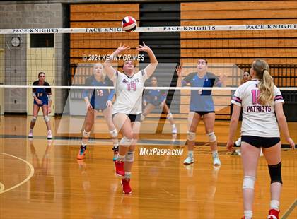 Thumbnail 2 in Columbus vs. Bob Jones photogallery.