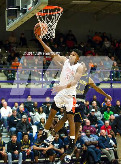 Thumbnail 2 in Edwardsville vs Althoff (Prairie Farms Holiday Classic) photogallery.