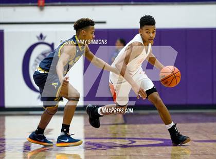 Thumbnail 1 in Edwardsville vs Althoff (Prairie Farms Holiday Classic) photogallery.