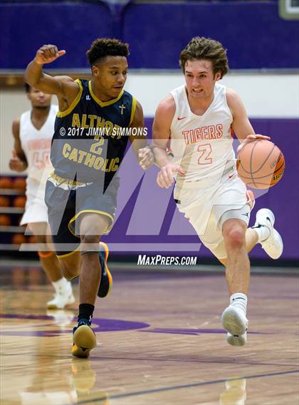 Thumbnail 2 in Edwardsville vs Althoff (Prairie Farms Holiday Classic) photogallery.