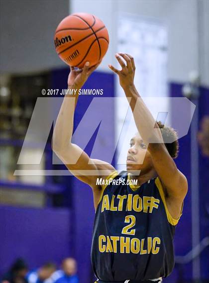 Thumbnail 3 in Edwardsville vs Althoff (Prairie Farms Holiday Classic) photogallery.
