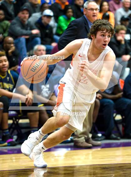 Thumbnail 3 in Edwardsville vs Althoff (Prairie Farms Holiday Classic) photogallery.