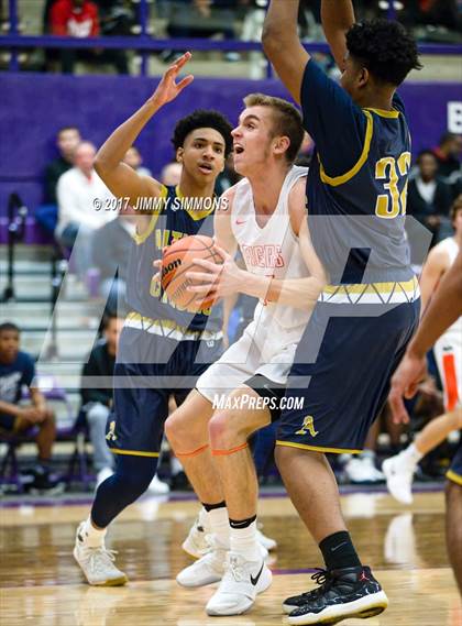 Thumbnail 2 in Edwardsville vs Althoff (Prairie Farms Holiday Classic) photogallery.