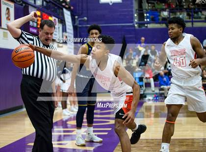 Thumbnail 3 in Edwardsville vs Althoff (Prairie Farms Holiday Classic) photogallery.