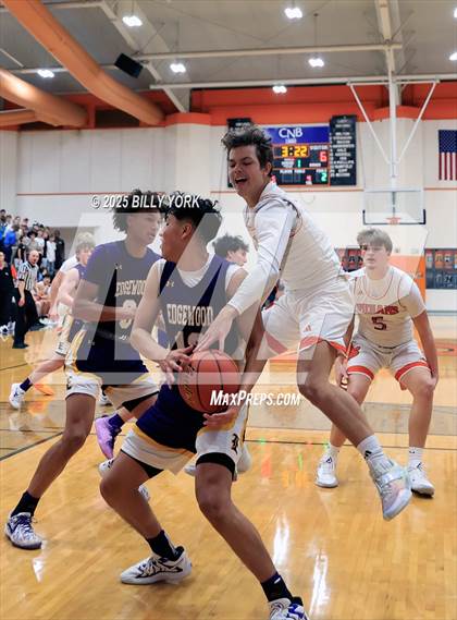 Thumbnail 2 in Grand Saline vs Edgewood photogallery.