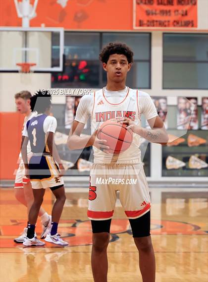 Thumbnail 1 in Grand Saline vs Edgewood photogallery.