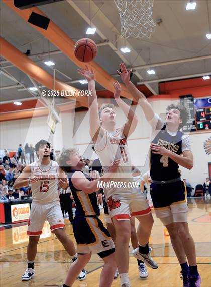 Thumbnail 2 in Grand Saline vs Edgewood photogallery.