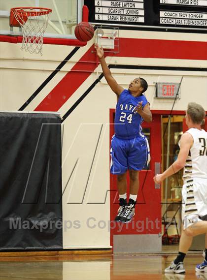 Thumbnail 2 in Davis vs Yuba City (Bronco Roundup) photogallery.