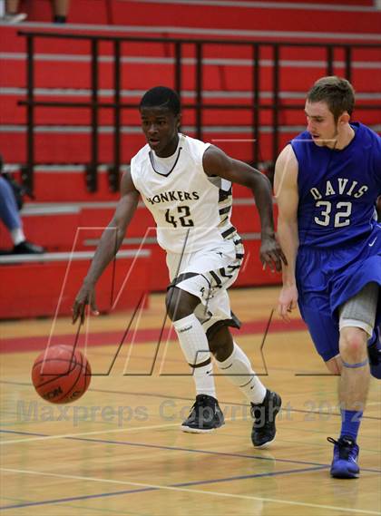 Thumbnail 1 in Davis vs Yuba City (Bronco Roundup) photogallery.
