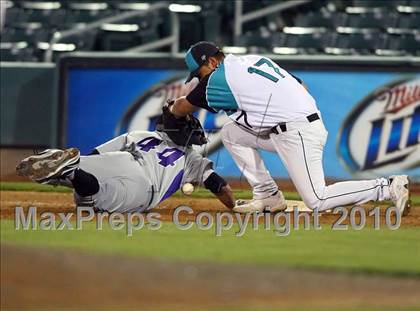 Thumbnail 2 in Sheldon vs. Franklin photogallery.