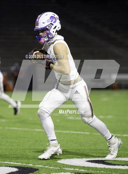 Thumbnail 2 in Tidehaven vs. Lexington (UIL 3A Division II Football Region 4 Quarterfinal) photogallery.