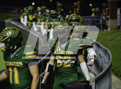 Thumbnail 2 in Tidehaven vs. Lexington (UIL 3A Division II Football Region 4 Quarterfinal) photogallery.