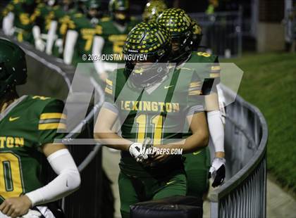 Thumbnail 1 in Tidehaven vs. Lexington (UIL 3A Division II Football Region 4 Quarterfinal) photogallery.