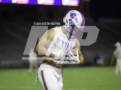 Thumbnail 1 in Tidehaven vs. Lexington (UIL 3A Division II Football Region 4 Quarterfinal) photogallery.