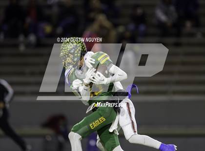 Thumbnail 1 in Tidehaven vs. Lexington (UIL 3A Division II Football Region 4 Quarterfinal) photogallery.