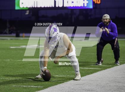 Thumbnail 1 in Tidehaven vs. Lexington (UIL 3A Division II Football Region 4 Quarterfinal) photogallery.