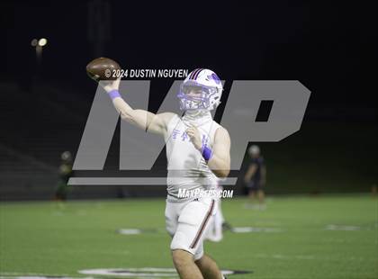 Thumbnail 1 in Tidehaven vs. Lexington (UIL 3A Division II Football Region 4 Quarterfinal) photogallery.