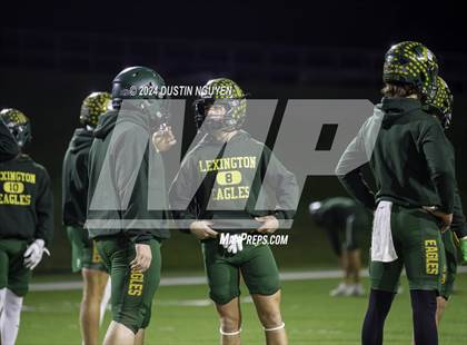 Thumbnail 1 in Tidehaven vs. Lexington (UIL 3A Division II Football Region 4 Quarterfinal) photogallery.