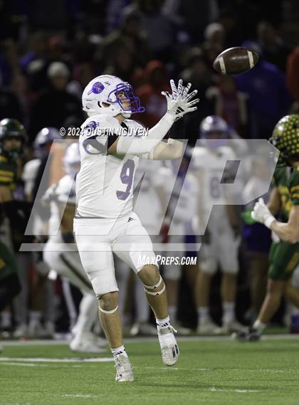 Thumbnail 2 in Tidehaven vs. Lexington (UIL 3A Division II Football Region 4 Quarterfinal) photogallery.