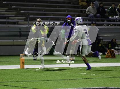 Thumbnail 2 in Tidehaven vs. Lexington (UIL 3A Division II Football Region 4 Quarterfinal) photogallery.